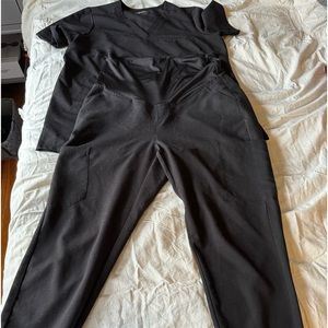 COPY - Mandala maternity M scrubs black